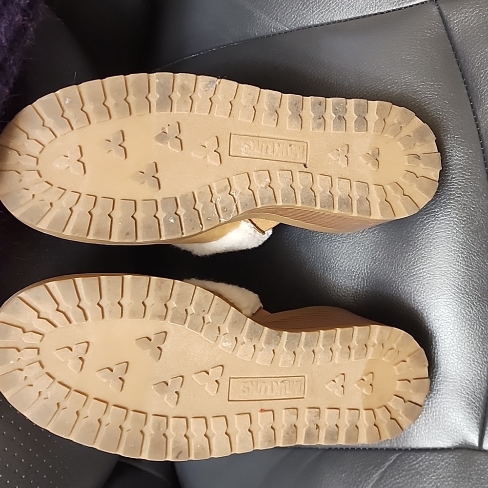 Muk Luks Faux Fur Lined Wedges - Picture 7 of 9
